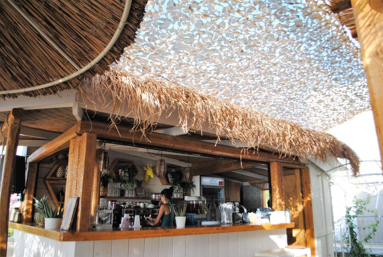 Puerto Seaside Rooms Akhladheri Exterior photo