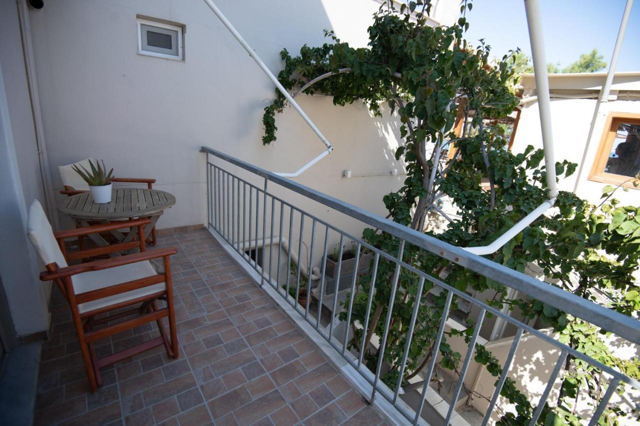 Puerto Seaside Rooms Akhladheri Exterior photo